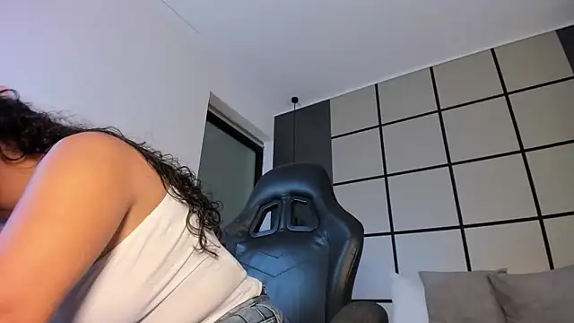 zoee zi online show from 9, 6, 2026
