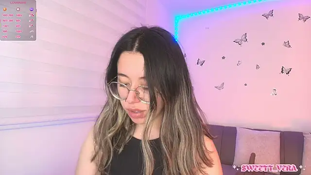 Snapshot of sweettvera chatting on 17, 6, 2026 sweettvera online show from 17, 6, 2026