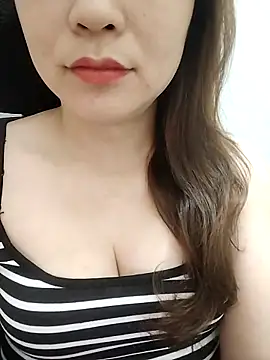 Snapshot of Girl_Shy2000 chatting on 9, 5, 2026 Girl Shy2000 online show from 9, 5, 2026