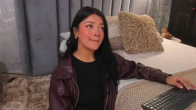 EmmaBlossom online show from 18, 6, 2026