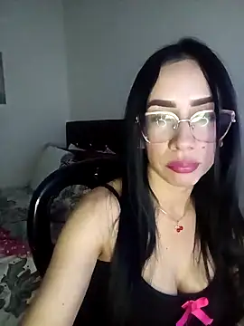 Snapshot of YaraDuartee chatting on 10, 4, 2026 YaraDuartee online show from 10, 4, 2026