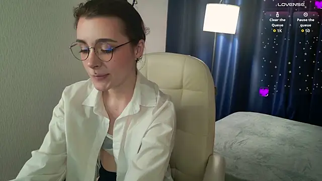 ElizabethMilller  online show from 13, 6, 2026