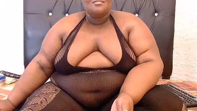 LadyBear2002 online show from 6, 6, 2026
