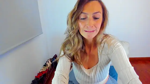 Velourmuse online show from 19, 6, 2026