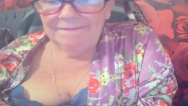 Playful MILF Demi online show from 14, 6, 2026