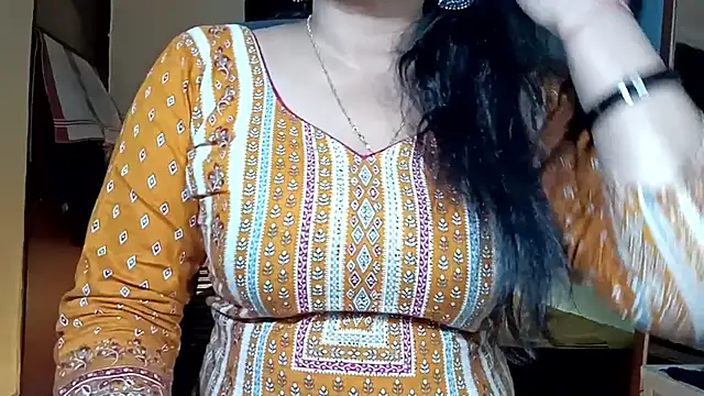 horny milf couple online show from 14, 6, 2026