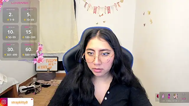 LoveLyy- online show from 5, 6, 2026