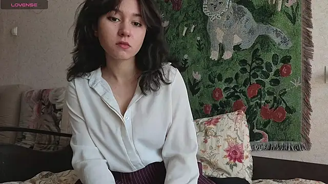 MiaLovelyOne online show from 10, 6, 2026