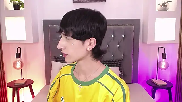 Emo Boy  online show from 13, 6, 2026