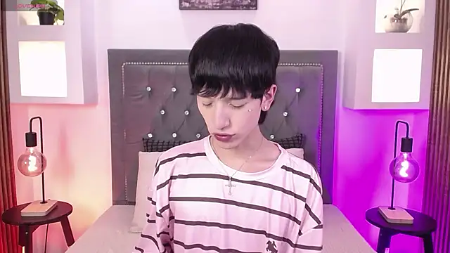 Emo Boy  online show from 14, 6, 2026