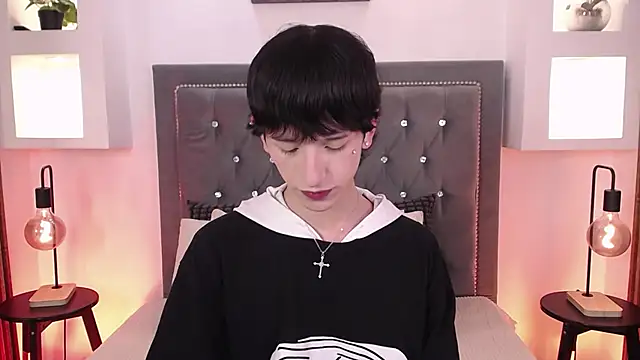 Emo Boy  online show from 18, 6, 2026