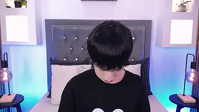 Emo Boy  online show from 20, 6, 2026