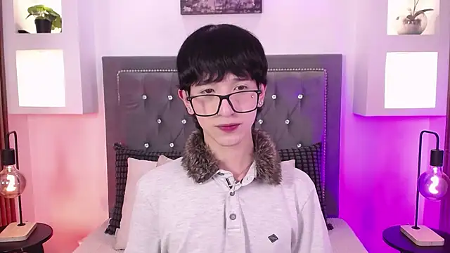 Emo Boy  online show from 21, 6, 2026