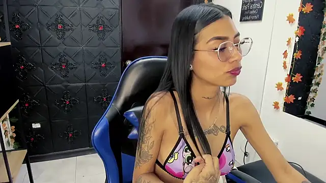 KarlaSlutSkinny   online show from 26, 6, 2026