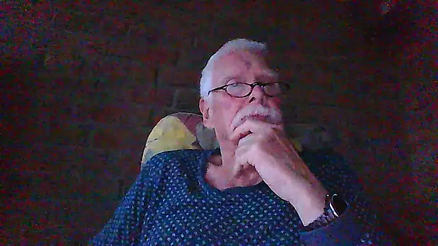 Snapshot of super-snoopy chatting on 26, 5, 2026 super-snoopy online show from 26, 5, 2026