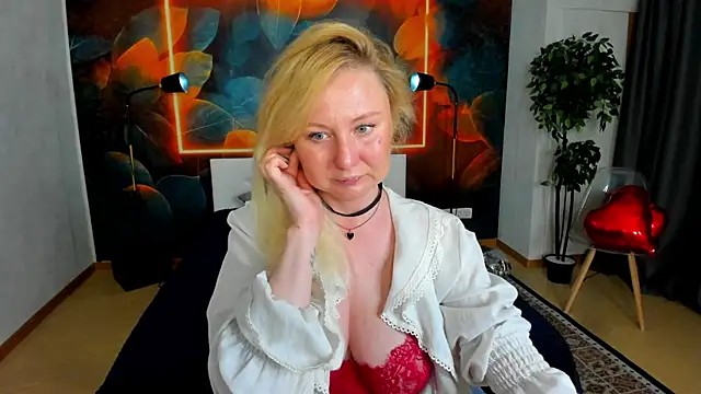 scent  of woman online show from 24, 6, 2026