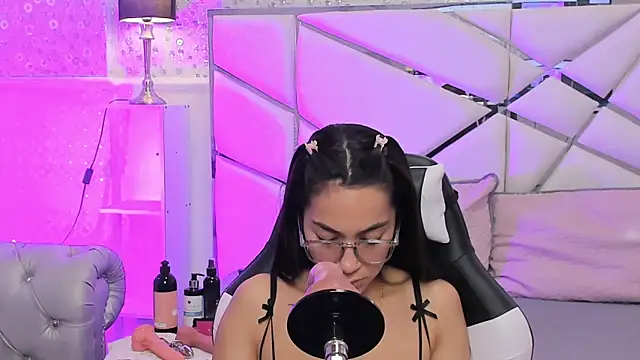 GabbiePrice online show from 14, 6, 2026