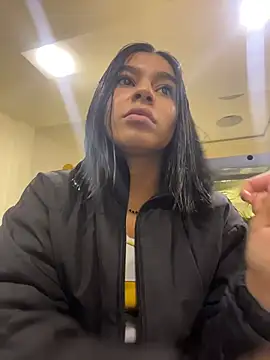 AlyssaRay online show from 17, 6, 2026