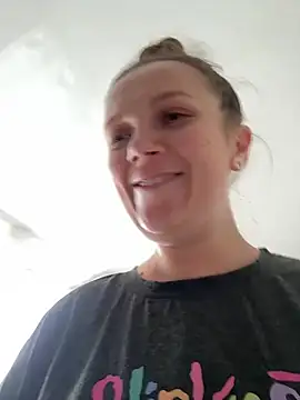Amy  Leee  online show from 19, 6, 2026