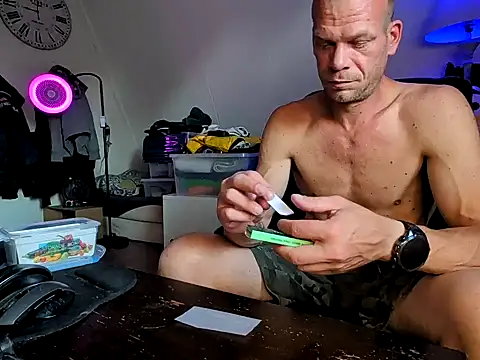 Kinky Play1 online show from 25, 6, 2026