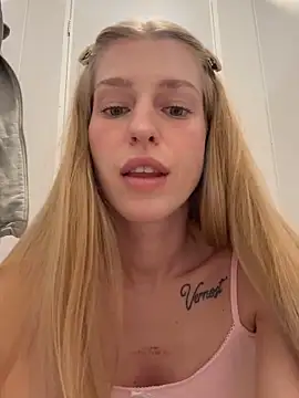 kira mia online show from 16, 6, 2026