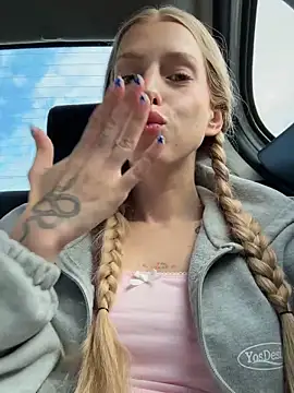 kira mia online show from 18, 6, 2026