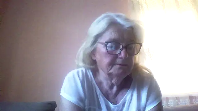 AmyLove353 online show from 28, 5, 2026
