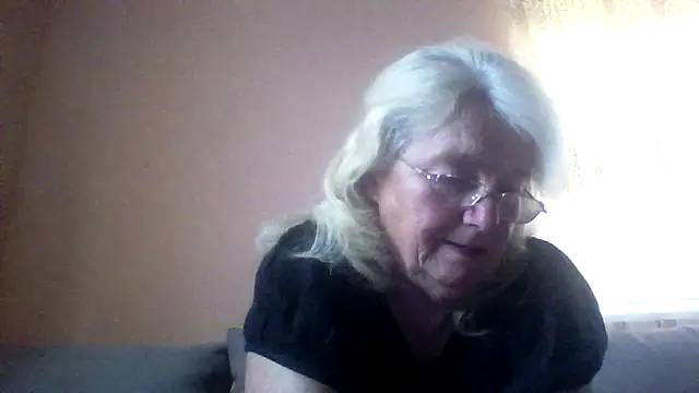 AmyLove353 online show from 11, 6, 2026