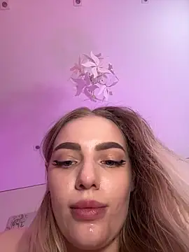HugeBoobsAlice online show from 18, 6, 2026