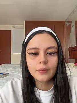Selena Roa online show from 7, 6, 2026