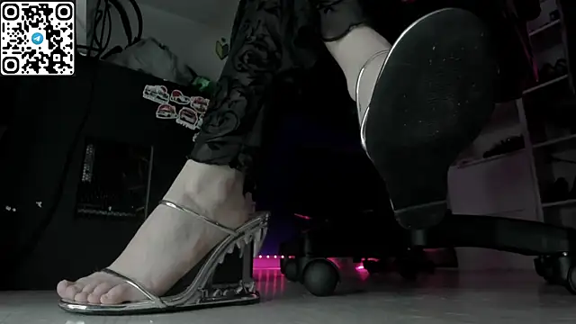 Holy Mistress S online show from 17, 6, 2026