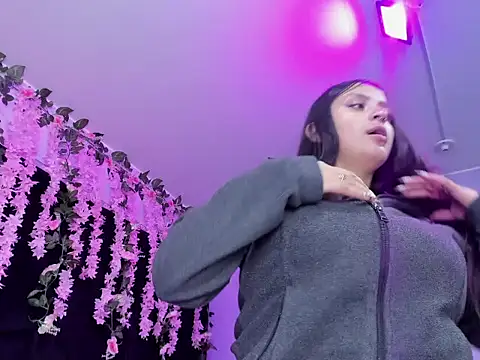Gabyy Cooper  online show from 25, 5, 2026