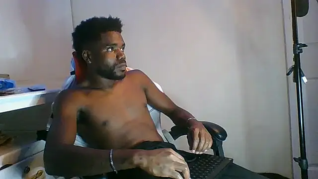 Snapshot of Suamyst_25 chatting on 7, 6, 2026 Suamyst 25 online show from 7, 6, 2026