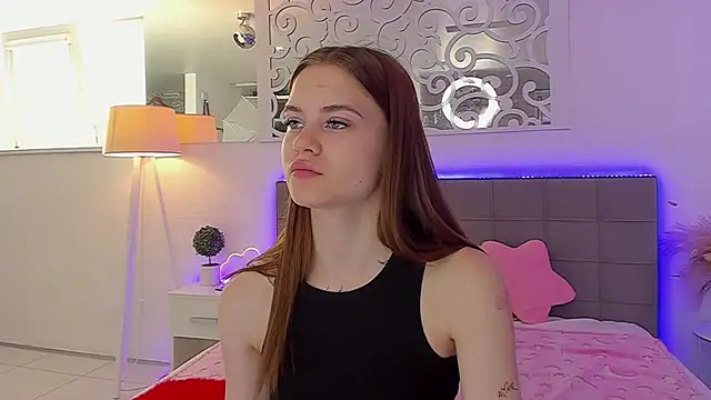 LuisaClover online show from 10, 6, 2026