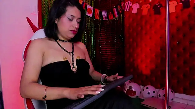 Roxanne Han online show from 15, 6, 2026