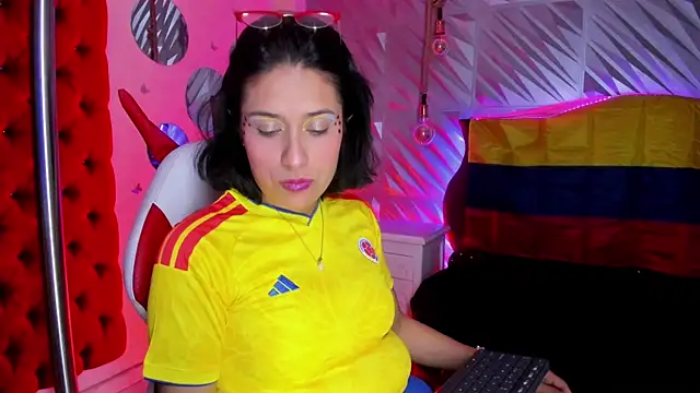 Roxanne Han online show from 17, 6, 2026