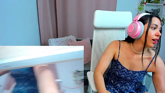 VenusIsLove  online show from 10, 6, 2026