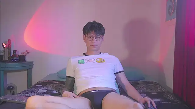 estmonnn online show from 15, 6, 2026