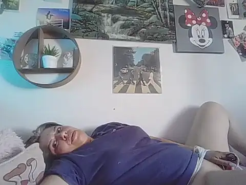 Carolineisback online show from 23, 6, 2026