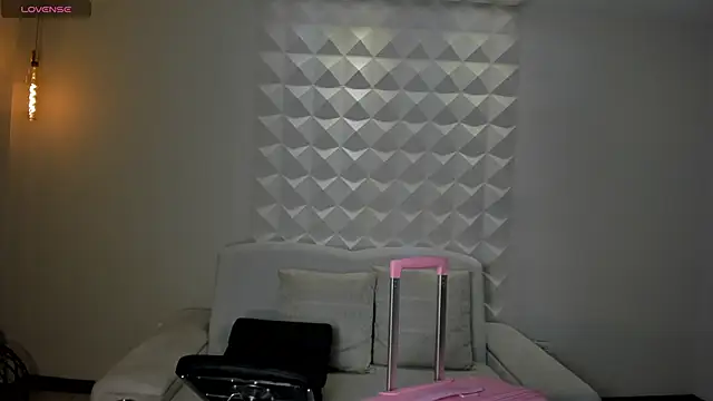 BellaConnorX online show from 12, 6, 2026