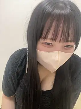 Snapshot of emiri_da_nyan chatting on 19, 6, 2026 emiri da nyan online show from 19, 6, 2026