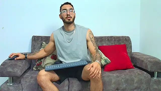 thebadboys05 online show from 18, 6, 2026