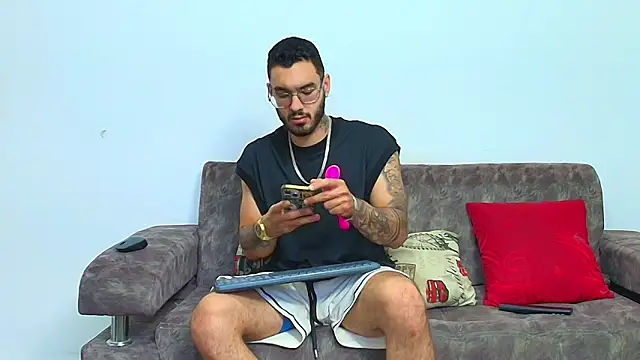 thebadboys05 online show from 19, 6, 2026