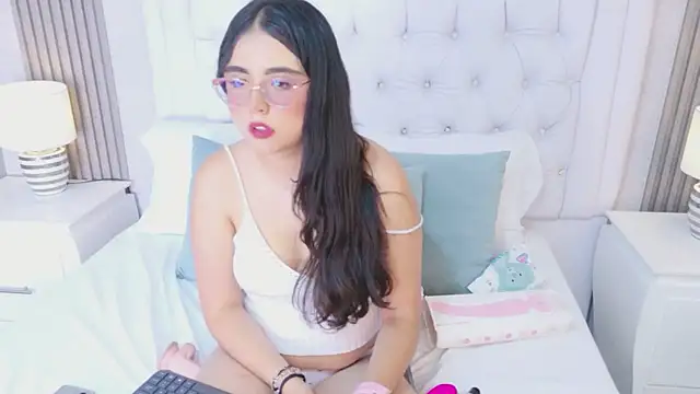 ScarlettPetrova online show from 5, 6, 2026
