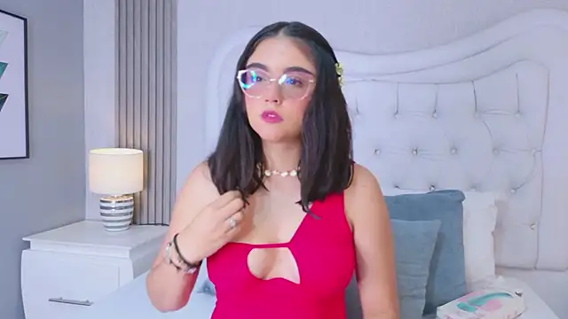 ScarlettPetrova online show from 10, 6, 2026