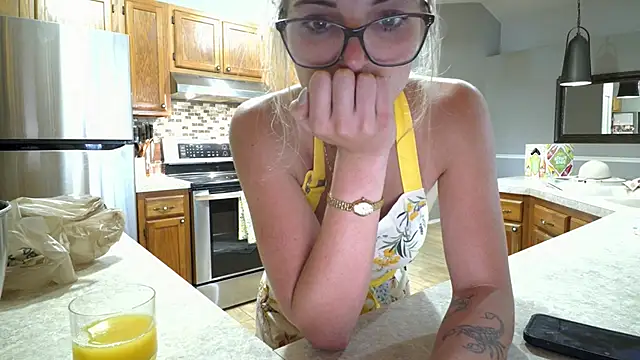 RosieCheeks  online show from 16, 6, 2026