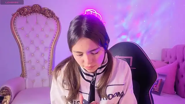 ISABELA TAY online show from 19, 6, 2026