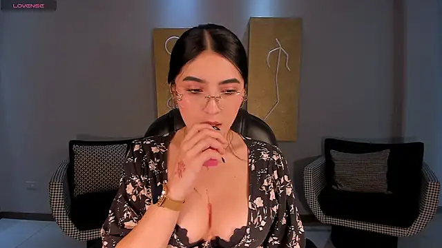 HaileyRoss  online show from 28, 5, 2026