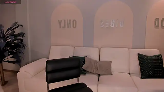 ZaraKafruni online show from 14, 6, 2026