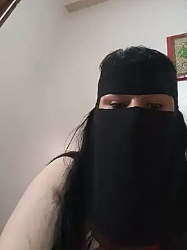 Snapshot of fati35flou chatting on 12, 6, 2026 fati35flou online show from 12, 6, 2026
